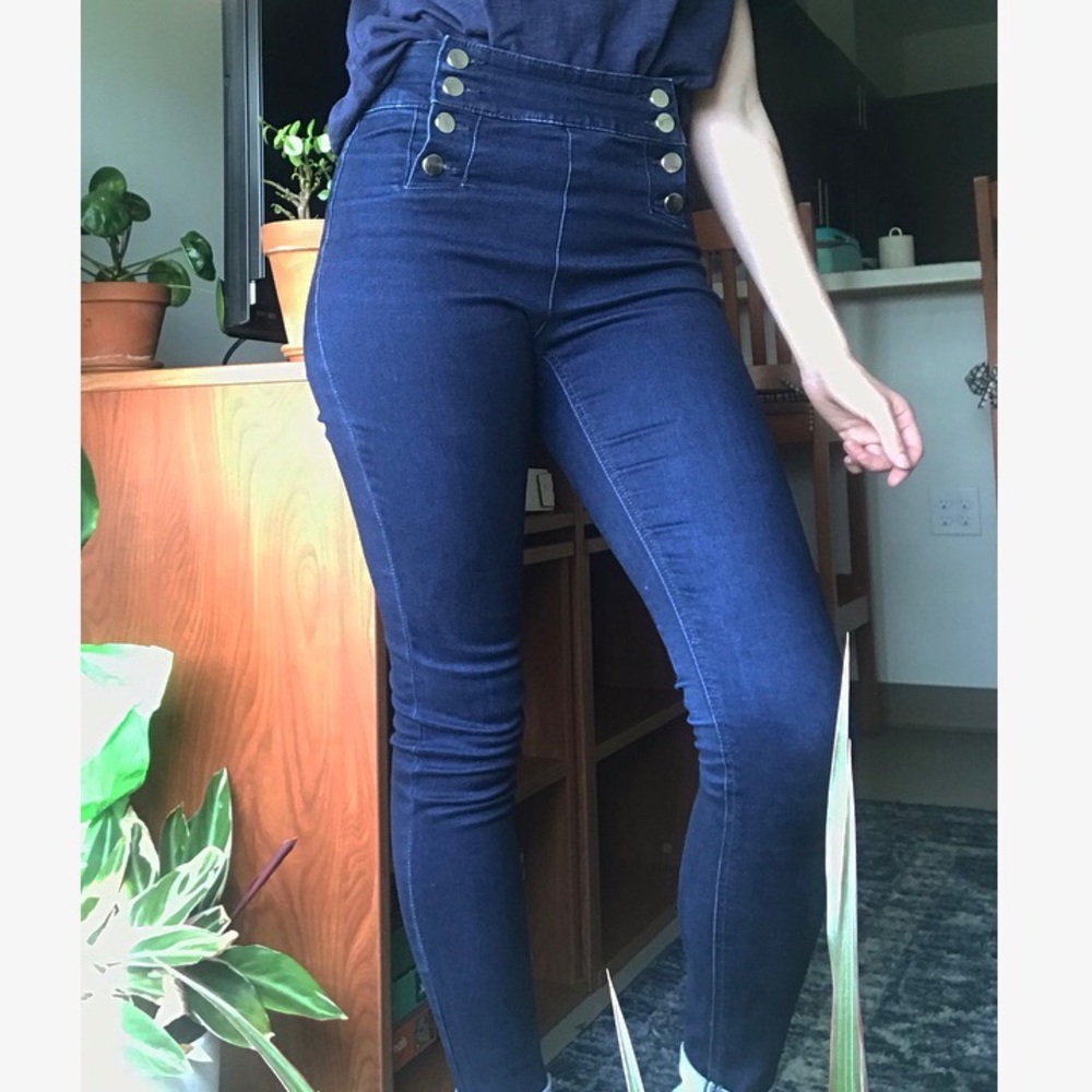 Delia’s double button up skinny jeans